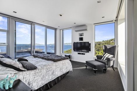 Photo of property in 56 Tamworth Crescent, Newlands, Wellington, 6037