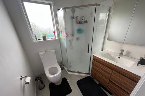 Photo of property in 16 Temuri Place, Glendene, Auckland, 0602