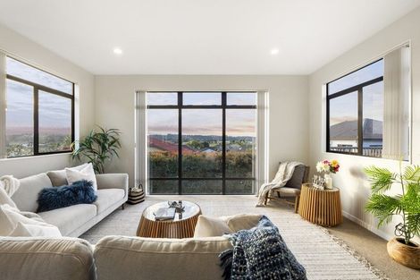 Photo of property in 16 Oak View Terrace, Schnapper Rock, Auckland, 0632