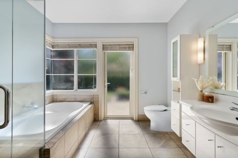 Photo of property in 8 Oakridge Place, Tauriko, Tauranga, 3110