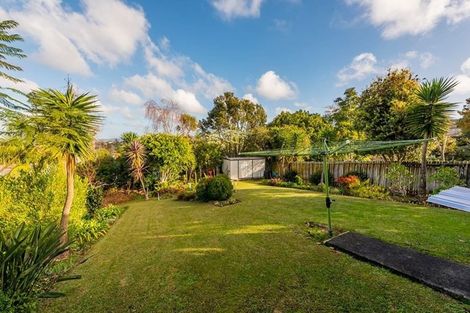 Photo of property in 19 Donovan Avenue, Massey, Auckland, 0614