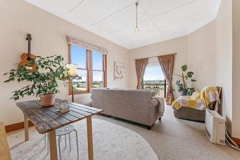 Photo of property in 32 Hipango Terrace, Durie Hill, Whanganui, 4500