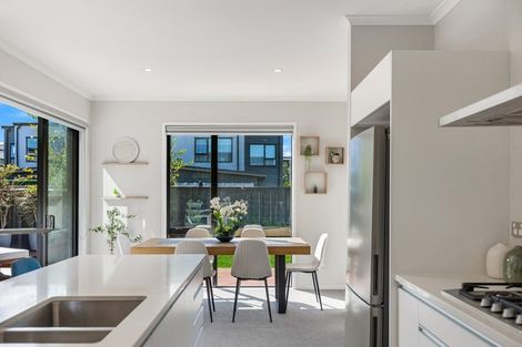 Photo of property in 21 Ian Morrison Road, Hobsonville, Auckland, 0616