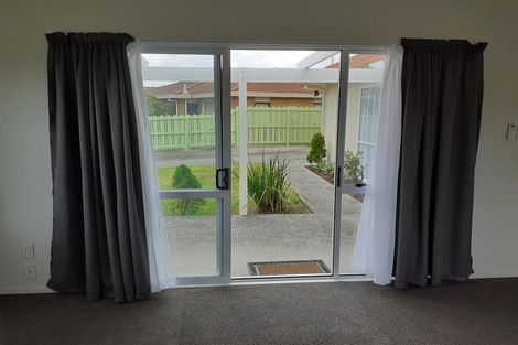 Photo of property in 3 Oakhaven Place, Ranui, Auckland, 0612