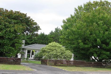 Photo of property in 81 Lauderdale Road, Birkdale, Auckland, 0626