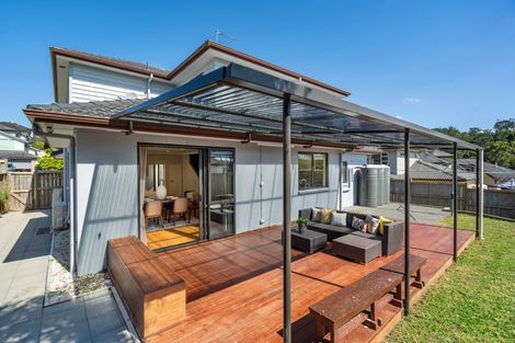 Photo of property in 17 Oak Bark Drive, Schnapper Rock, Auckland, 0632