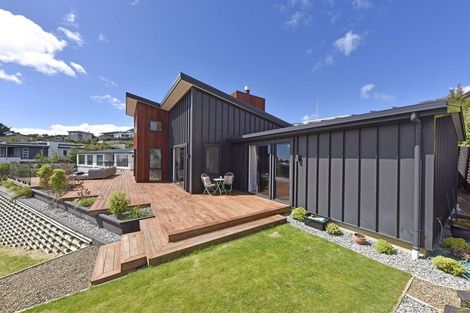 Photo of property in 3 Stoneyridge Close, Mount Pleasant, Christchurch, 8081