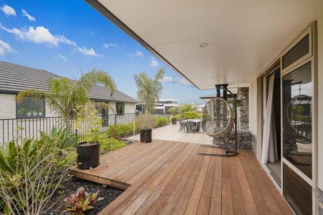 Photo of property in 15 Lady Jocelyn Place, Whitianga, 3510