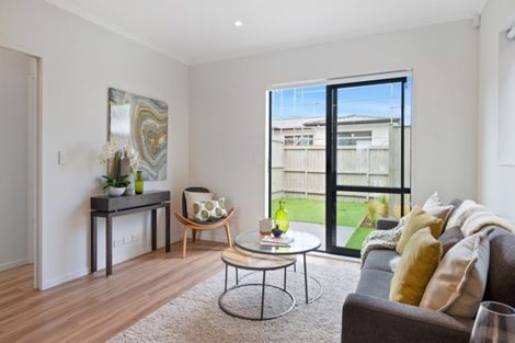 Photo of property in 37 Pepene Avenue, Takanini, 2112