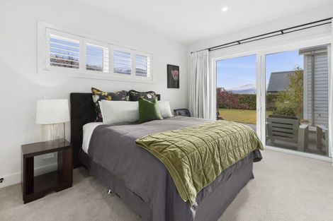 Photo of property in 33 Little Alpha Loop, Wanaka, 9305