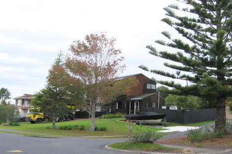 Photo of property in 8 Sunnyview Avenue, Shelly Park, Auckland, 2014
