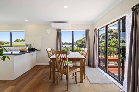 Photo of property in 114d Sandspit Road, Waiuku, 2123