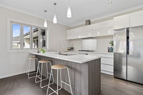 Photo of property in 27 Teatree Close, Huntington, Hamilton, 3210