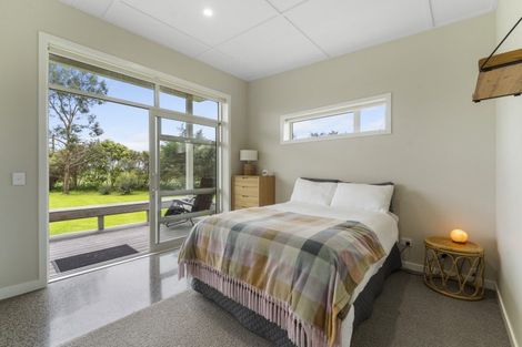 Photo of property in 3 Takapu Road, Manakau, Levin, 5573