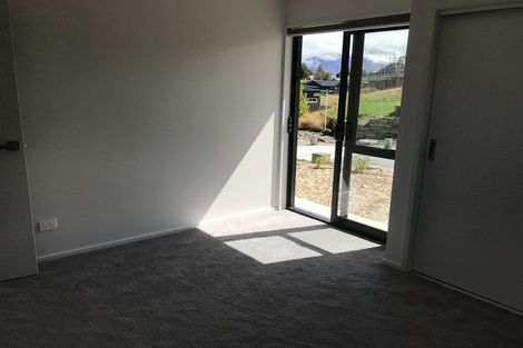 Photo of property in 8 Kahu Close, Wanaka, 9305