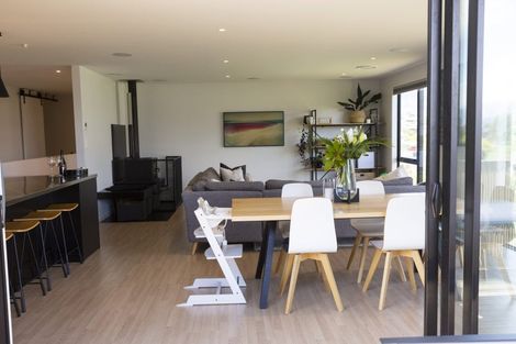 Photo of property in 50 Kings Drive, Wanaka, 9305