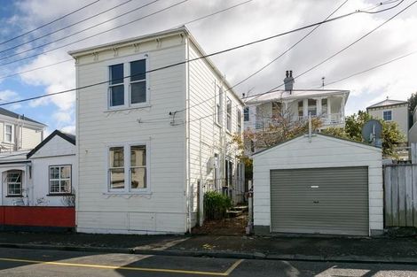 Photo of property in 2 Howard Street, Mount Cook, Wellington, 6021