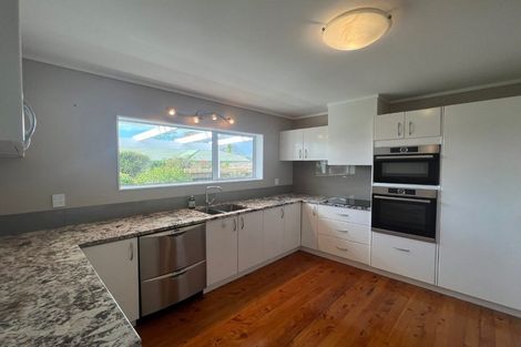 Photo of property in 5 Barton Place, Orewa, 0931