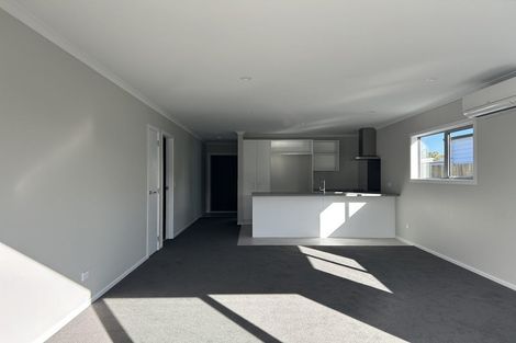 Photo of property in 18 Koru Loop, Paraparaumu, 5032