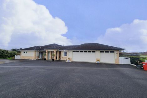 Photo of property in 94c Pomona Road, Kumeu, 0891