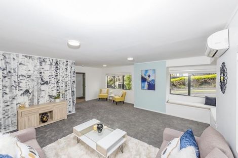 Photo of property in 11 Queen Natalie Place, Massey, Auckland, 0614