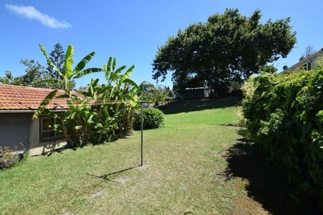 Photo of property in 25 Stottholm Road, Titirangi, Auckland, 0604
