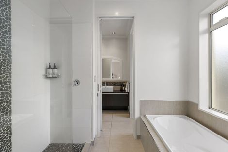 Photo of property in 68 Willowview Drive, Redwood, Christchurch, 8051