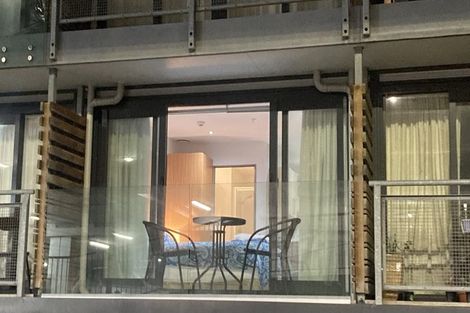 Photo of property in Dual Apartments, 108/142 Vivian Street, Te Aro, Wellington, 6011