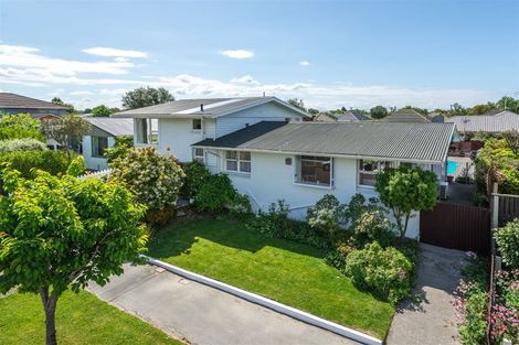 Photo of property in 20 Rosedale Place, Avonhead, Christchurch, 8042