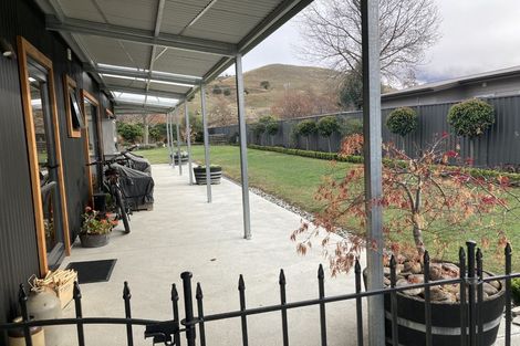 Photo of property in Luggate - Cromwell Road, Mount Pisa, Cromwell, 9383