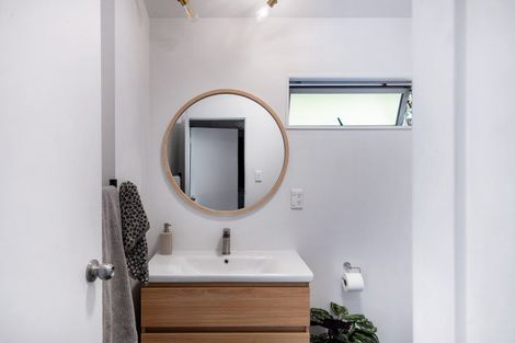 Photo of property in 35 Burns Road, Hospital Hill, Napier, 4110