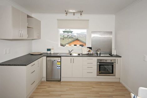 Photo of property in 2f9 Oriental Terrace, Mount Victoria, Wellington, 6011