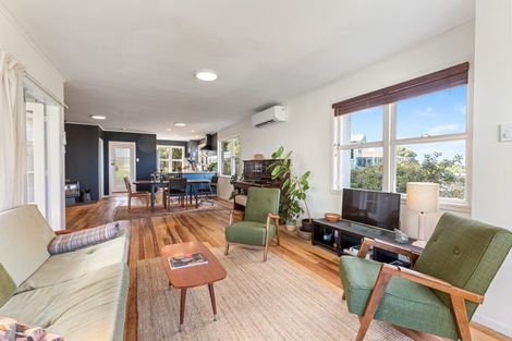 Photo of property in 6 Tainui Street, Castlecliff, Whanganui, 4501