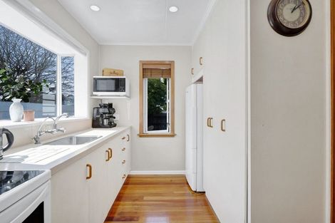 Photo of property in 12 Miro Street, Merrilands, New Plymouth, 4312