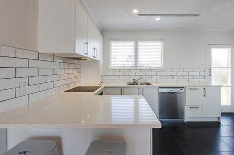 Photo of property in 2/8 James Road, Manurewa, Auckland, 2102