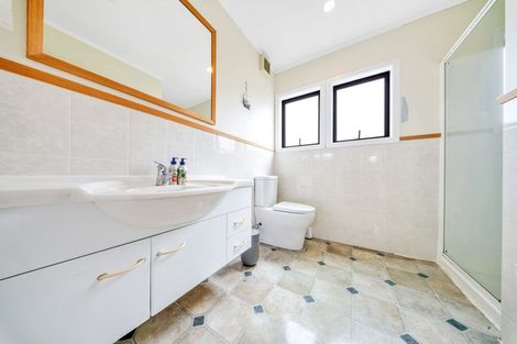 Photo of property in 8 Indus Place, Half Moon Bay, Auckland, 2012