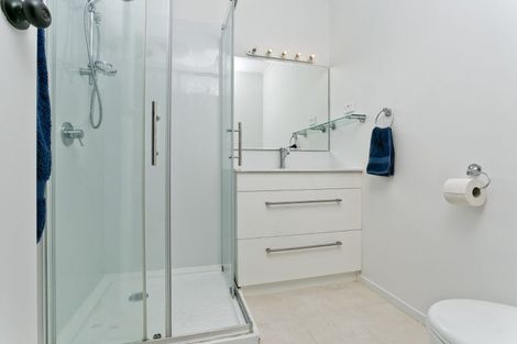 Photo of property in 2/13a Eskdale Road, Birkdale, Auckland, 0626