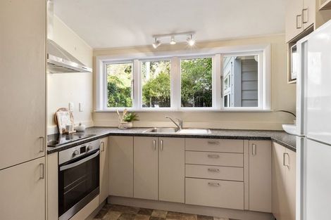 Photo of property in 94 Holloway Road, Aro Valley, Wellington, 6021