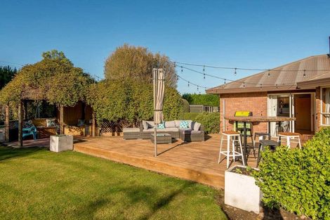 Photo of property in 1 Queen Street, Springfield, 7681