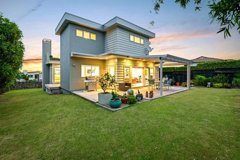 Photo of property in 12 Rangitoto Terrace, Milford, Auckland, 0620