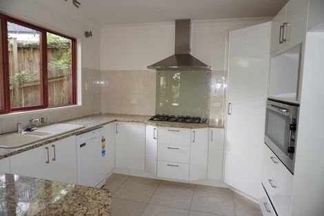Photo of property in 72 Heathcote Road, Castor Bay, Auckland, 0620