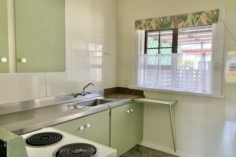 Photo of property in 16 Wallace Road, Waipukurau, 4200