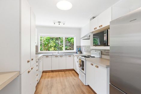 Photo of property in 34 Ranui Crescent, Khandallah, Wellington, 6035