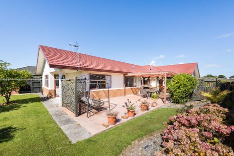Photo of property in 14 Montana Way, Milson, Palmerston North, 4414