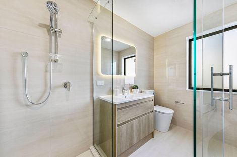 Photo of property in 63 Mcindoe Road, Kumeu, 0810