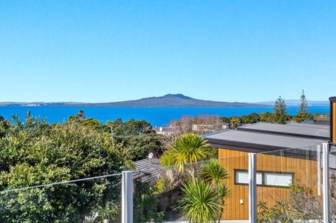 Photo of property in 99 Aberdeen Road, Castor Bay, Auckland, 0620