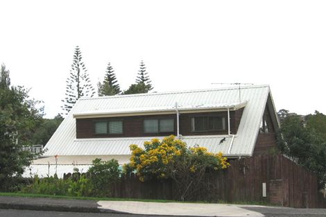 Photo of property in 76 Colwill Road, Massey, Auckland, 0614