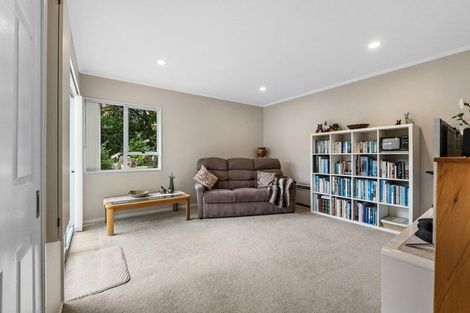 Photo of property in 2/10 Javelin Place, West Harbour, Auckland, 0618