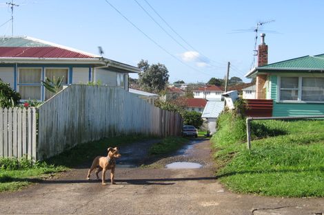 Photo of property in 8 Garrett Place, Otara, Auckland, 2023