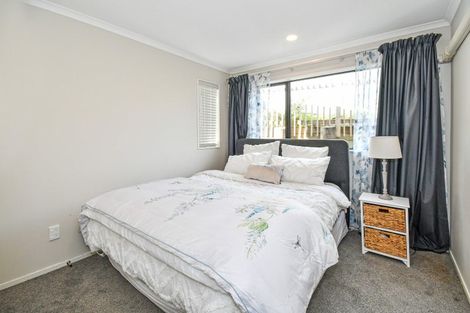 Photo of property in 27a Poruru Close, Papakura, 2110